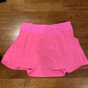 Pink lululemon skirt size 4